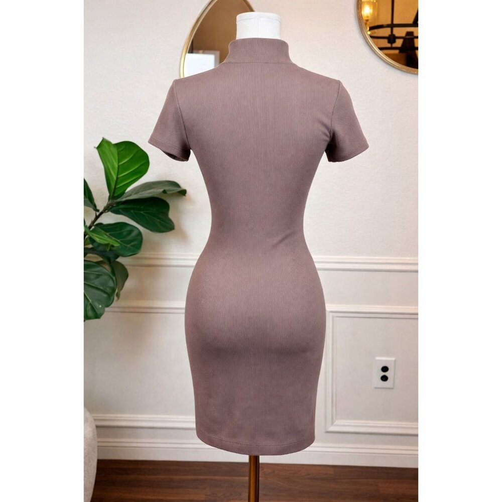 Clean Girl Minimalist Ribbed Zip Bodycon Dress OQQ Taupe Coffee Small - Picture 3 of 8